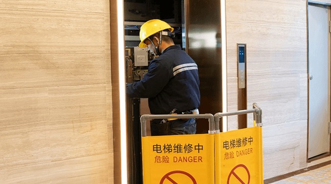 Không bảo trì vẫn lập hồ sơ, Trung Quốc xử phạt loạt doanh nghiệp thang máy