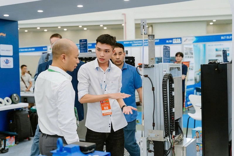 Dùng công nghệ Đức để giảm phụ thuộc công nghệ ngoại là một tham vọng có vẻ mâu thuẫn, nhưng vấn đề quyết định là thứ được chuyển qua biên giới: chỉ những bo mạch hoàn chỉnh, hay cả tri thức để kỹ sư Việt Nam có thể tạo ra thế hệ sản phẩm tiếp theo.