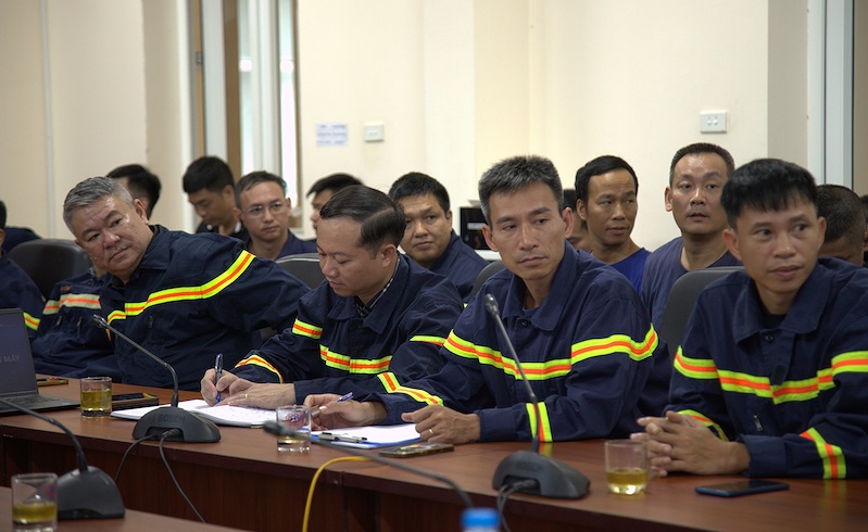 vnea tap huan cuu ho thang may cho can bo chi huy pccccnch cong an tp ha noi