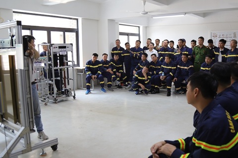 VNEA tập huấn cứu hộ thang máy cho cán bộ chỉ huy PCCC&CNCH Công an TP Hà Nội