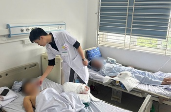 Hà Nội: Người đàn ông bị thang máy nghiền nát bàn tay