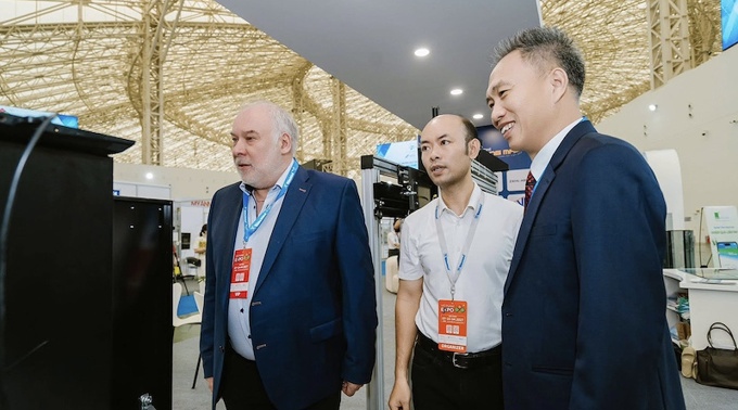 Từ công nghệ Đức đến tham vọng làm chủ hệ điều khiển thang máy Từ công nghệ Đức đến tham vọng làm chủ hệ điều khiển thang máy
