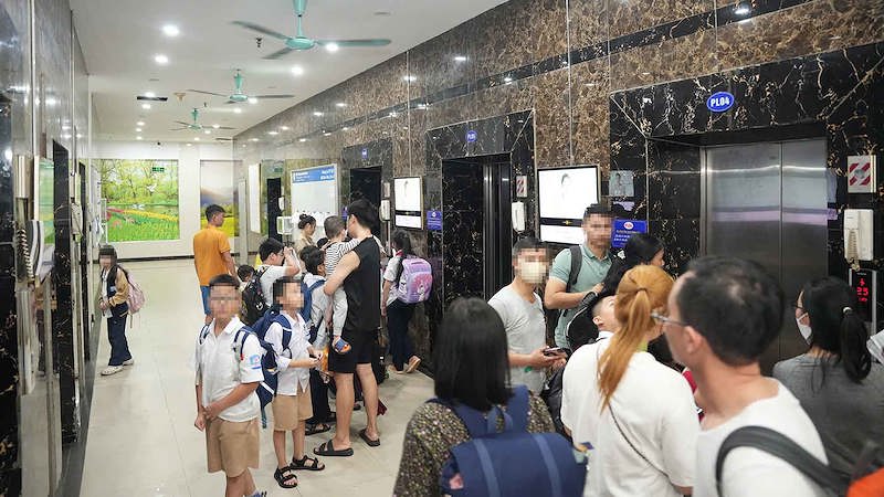 Trong thiết kế, lựa chọn thang máy cho các công trình có tần suất sử dụng cao cần đặc biệt lưu ý tới mật độ thang/số lượng căn hộ, cư dân; công suất vận chuyển trong 5 phút tại thời gian cao điểm; thời gian chờ, thời gian lưu thông...
